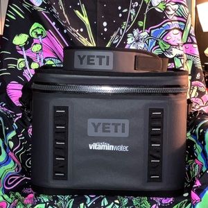 Yeti Hopper Flip 18